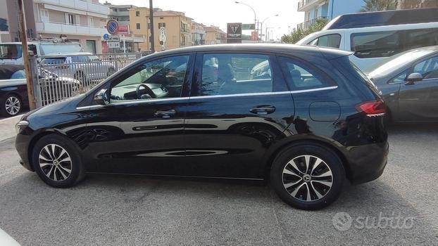 MERCEDES-BENZ B 180 d Automatic Sport "NAVI"LED