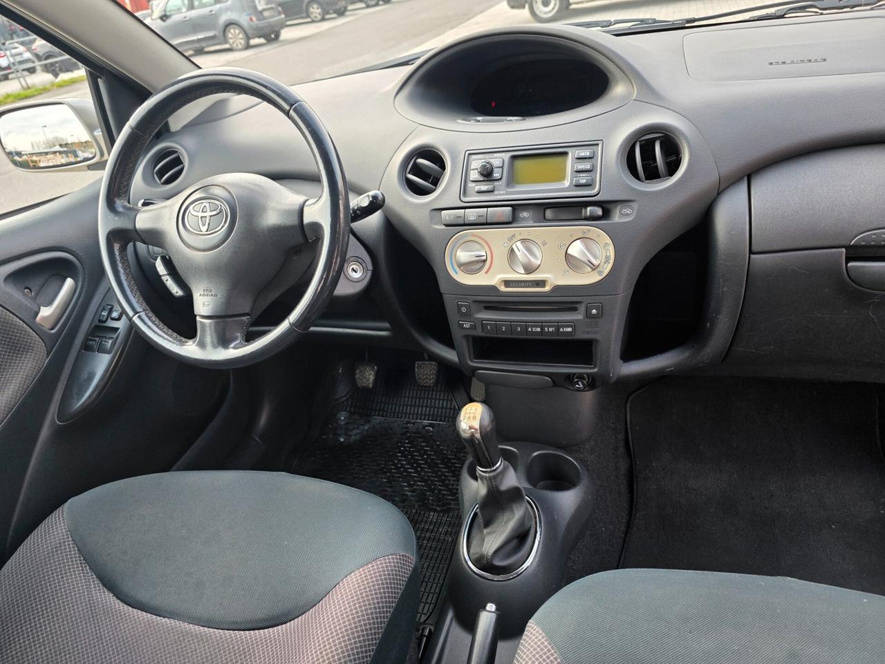 Toyota Yaris 1.0i 16V cat 3 porte Sol