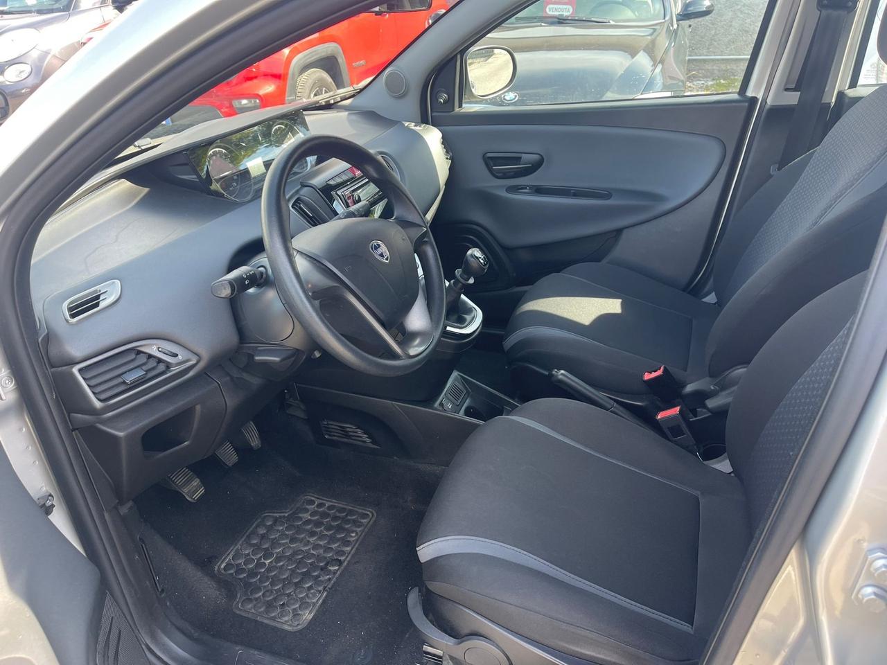Lancia Ypsilon 1.2 69 CV 5 porte Gold