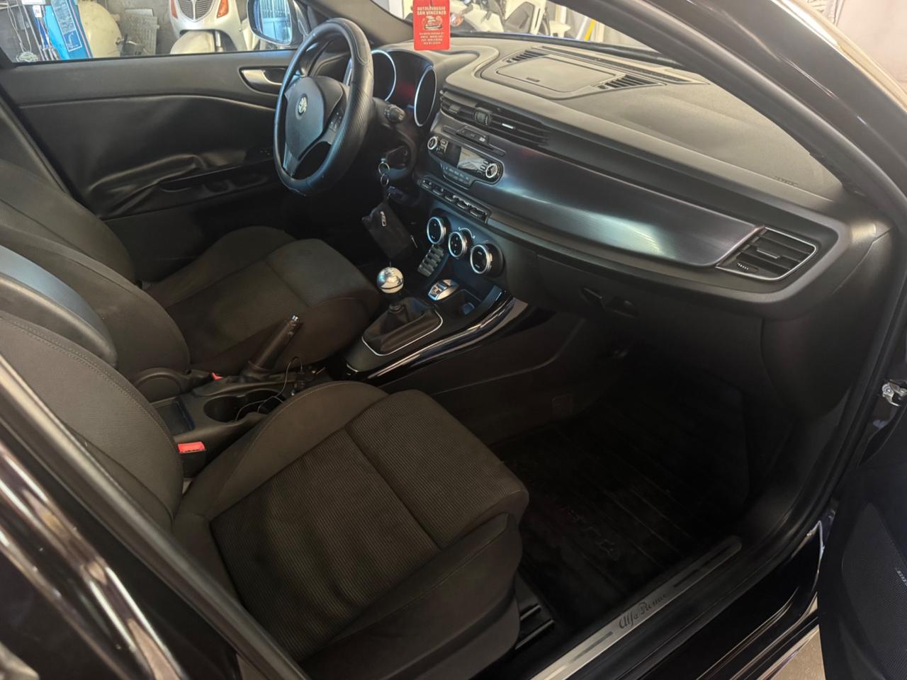 Alfa Romeo Giulietta 1.6 JTDm-2 105 CV Distinctive
