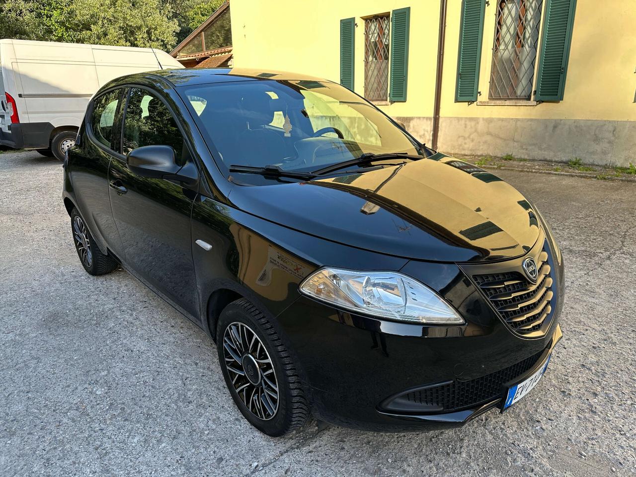 Lancia Ypsilon 1.2 69 CV 5 porte Platinum