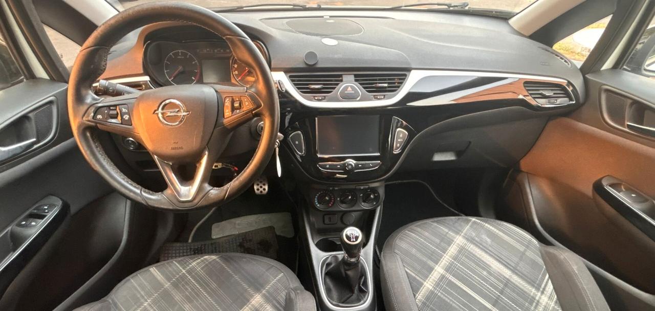 Opel Corsa 1.2 5 porte b-Color
