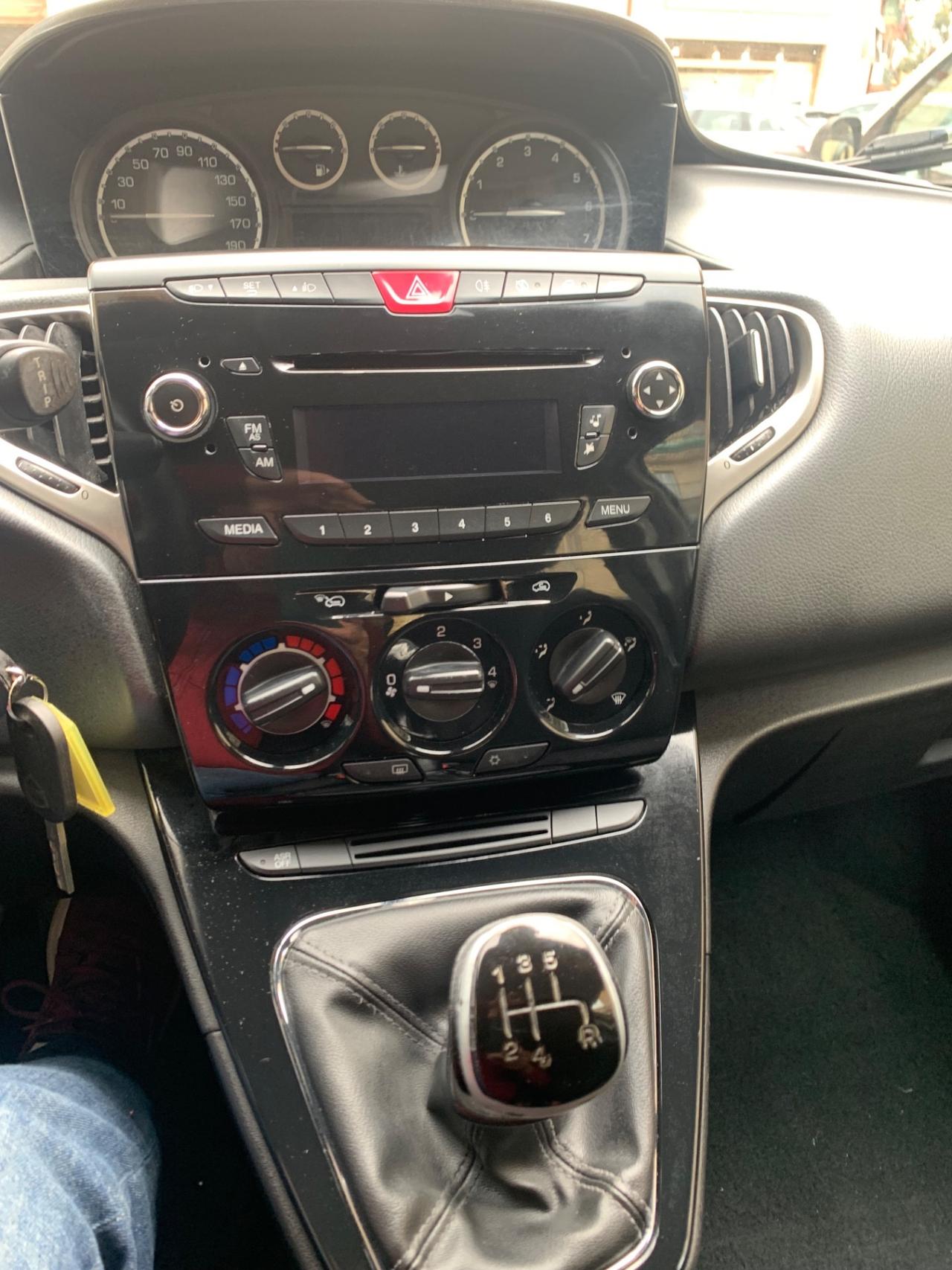 Lancia Ypsilon 1.2 69 CV 5 porte S&S 03/2014