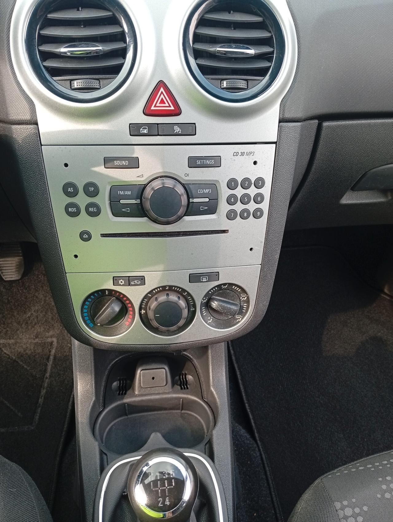 Opel Corsa 1.2 3 porte Club