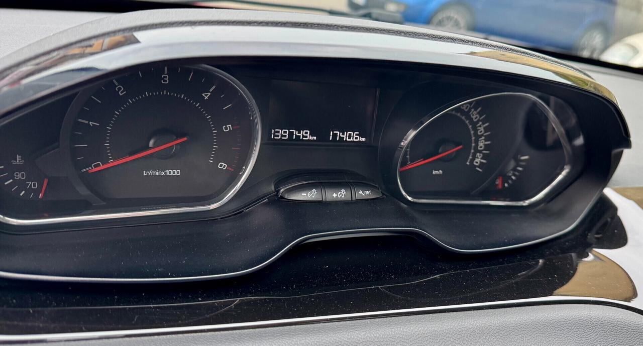 Peugeot 208 1.4 HDi 68 CV 5 porte Allure