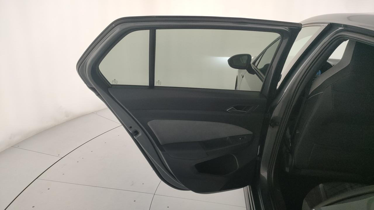 VOLKSWAGEN Golf VIII 2020 - Golf 2.0 tdi R-Line 150cv dsg