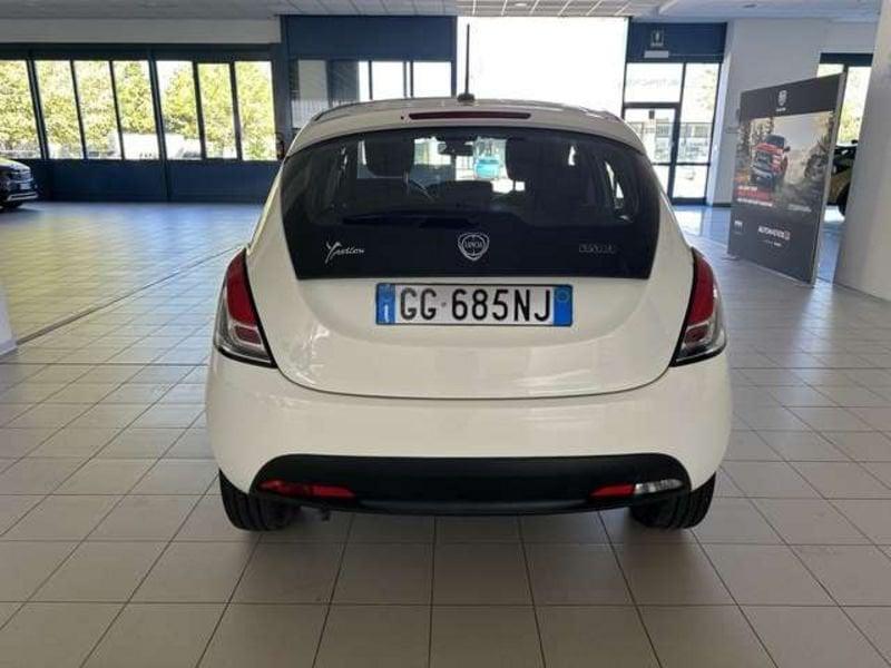 Lancia Ypsilon 1.0 firefly hybrid Silver s