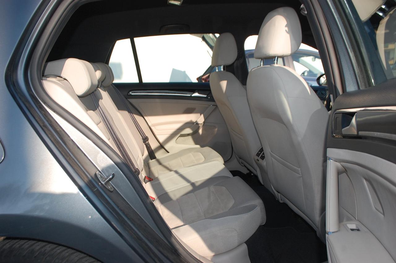 Volkswagen Golf 5p 1.6 tdi Highline 115CV Uff Italy Navi Clima USB