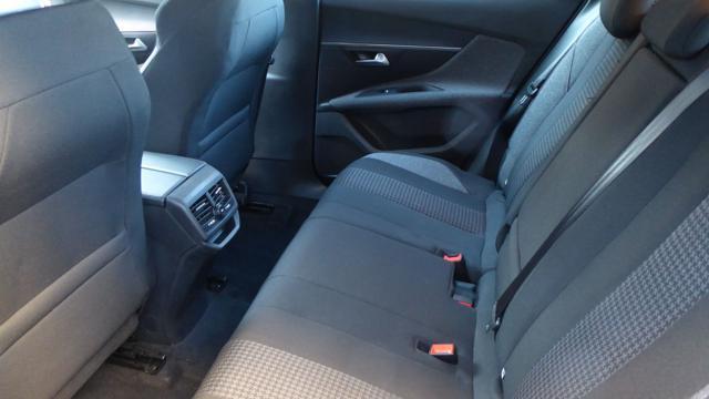 PEUGEOT 3008 BlueHDi 130 S&S EAT8 Active Pack