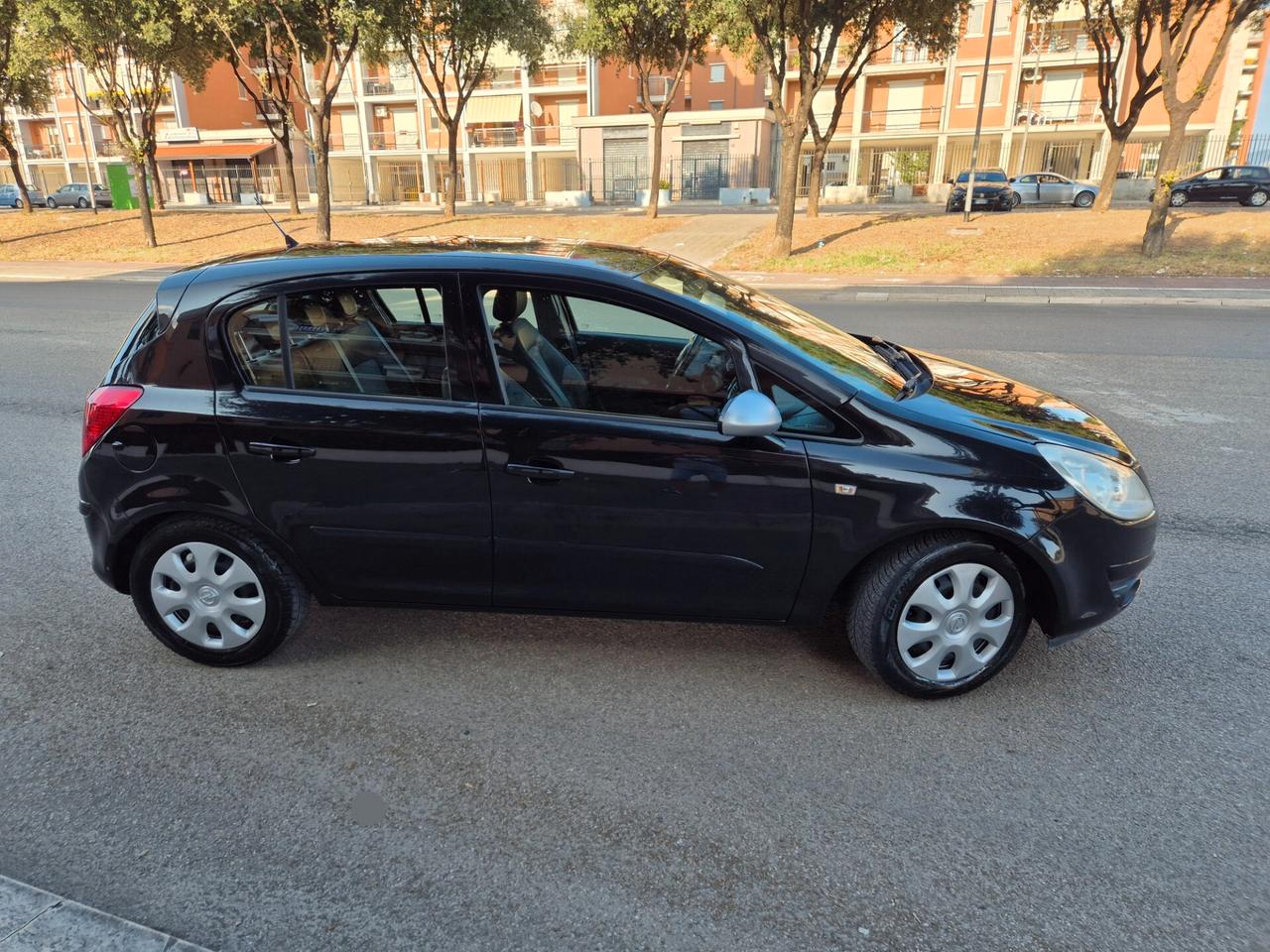 Opel corsa 1.2 gpl anno 08