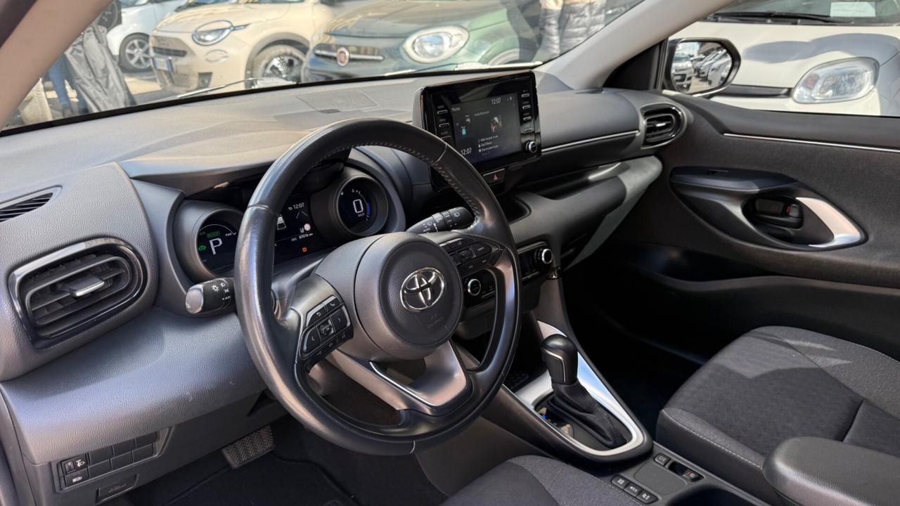 Toyota Yaris 1.5 Hybrid 5 porte StyleLED NAVI KAMERA PDC CLIMA AUTOMATICO BLUETOOTH CERCHI 17