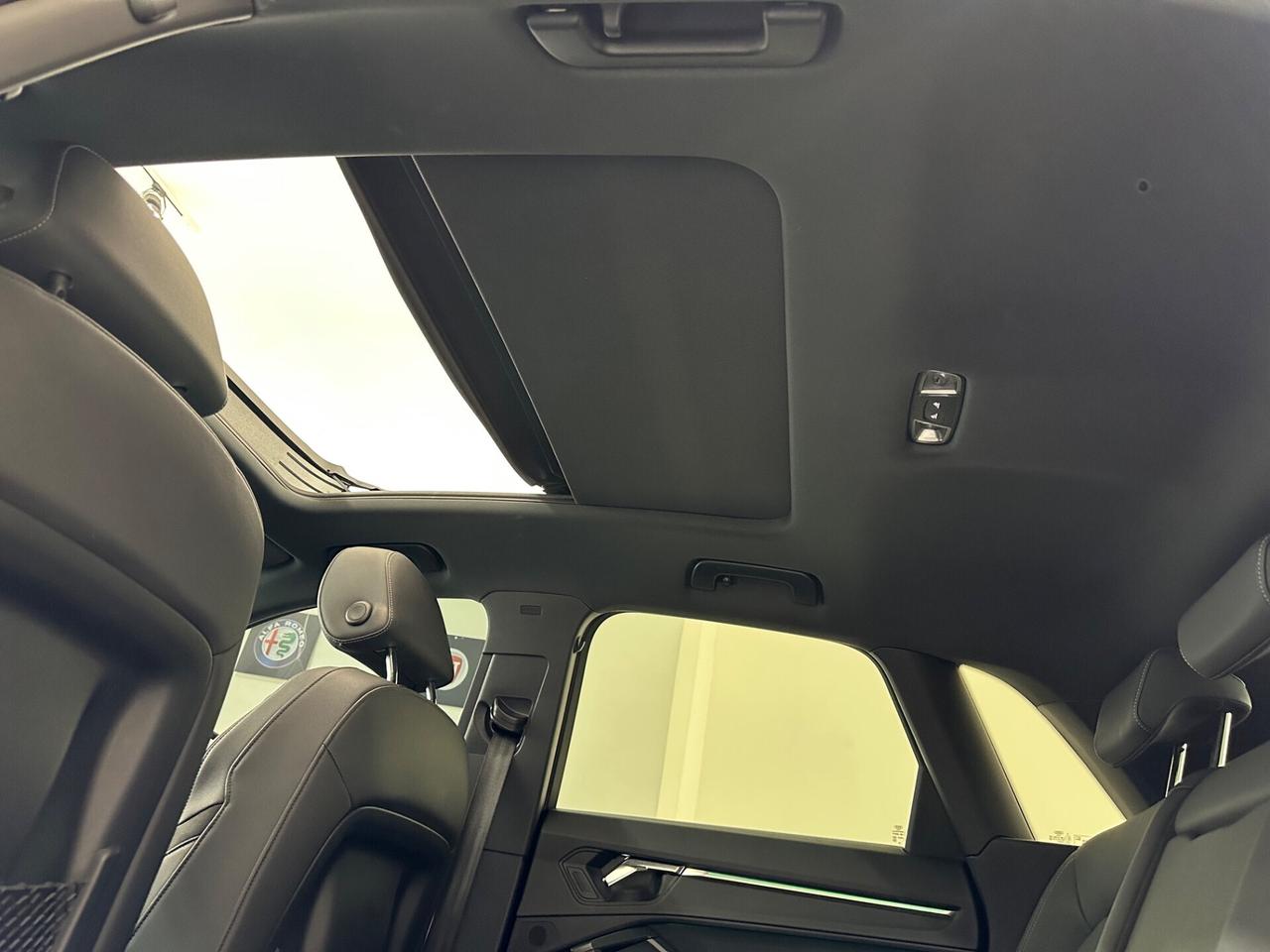 Audi Q3 2.0 TDI 150 CV S tronic S line Edition TOTAL BLACK CON TETTO