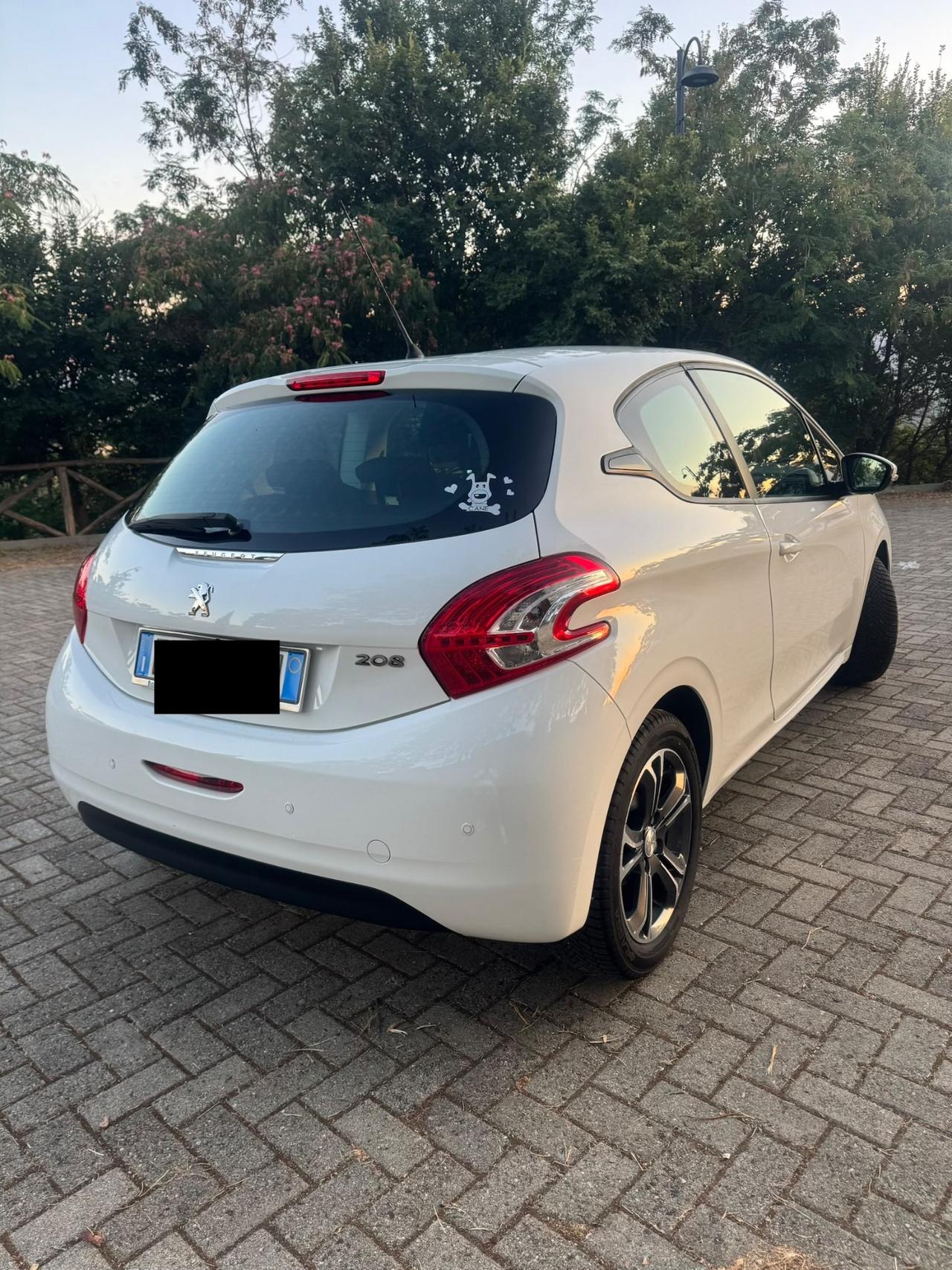 Peugeot 208 1.4 HDi 68Cv 3Porte *ALLURE* 2014