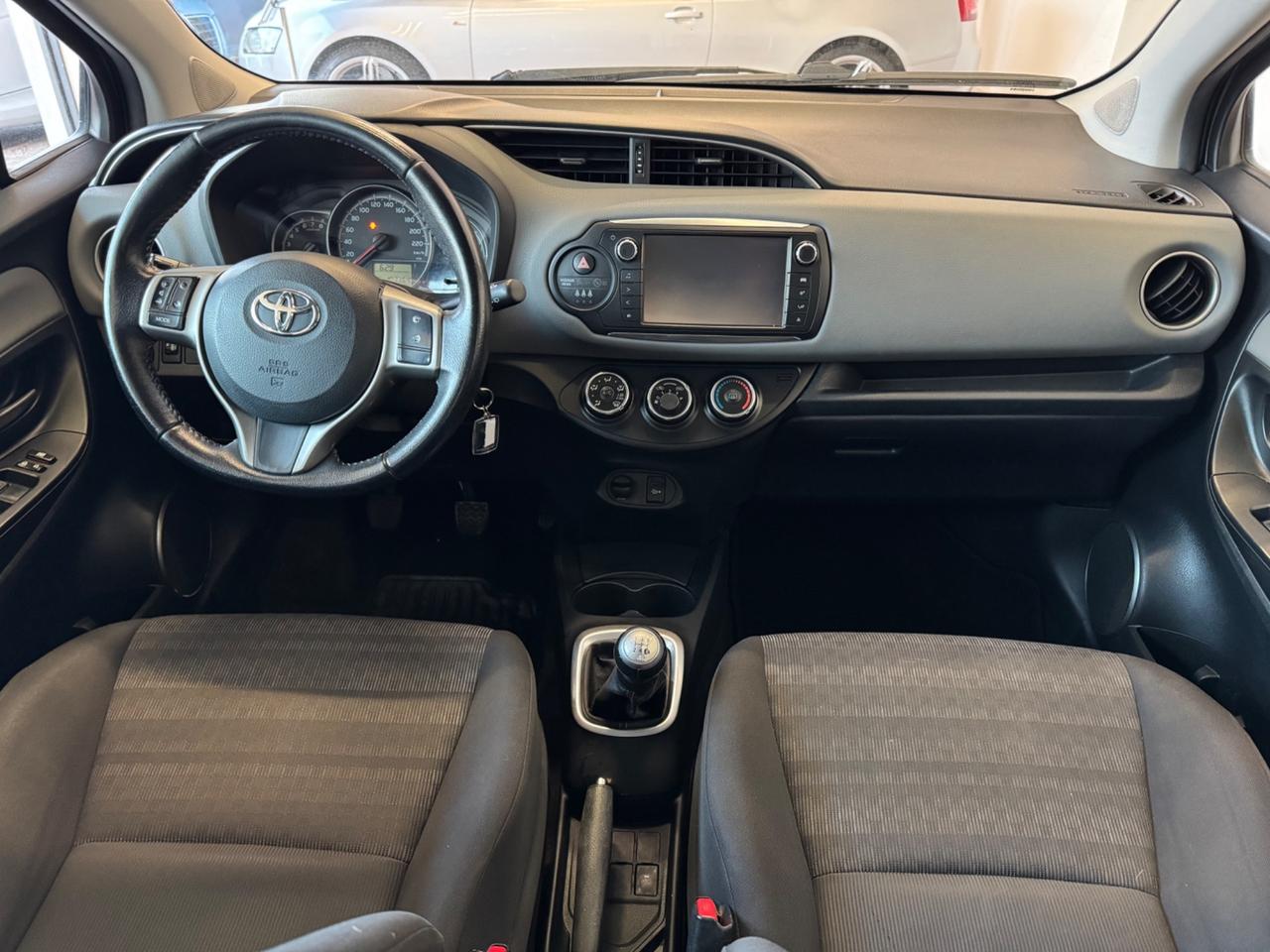 Toyota Yaris 1.0 5 porte Active GARANZIA