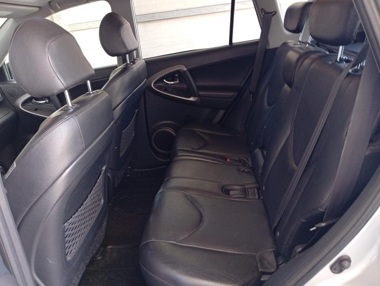 Toyota RAV 4 RAV4 2.2 D-4D 177 CV Sol Plus