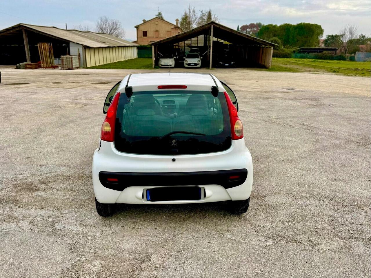 Peugeot 107 5porte 1.0 benzina 68cavalli NEOPATENTATI