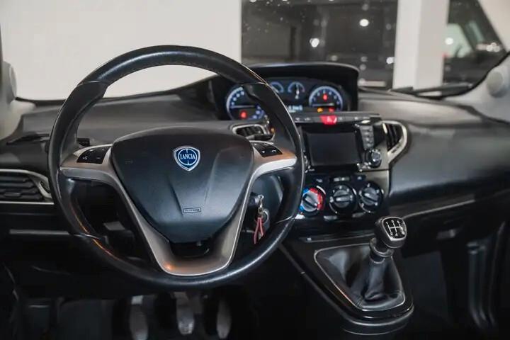 Lancia Ypsilon 1.2 69 CV 5 porte Gold