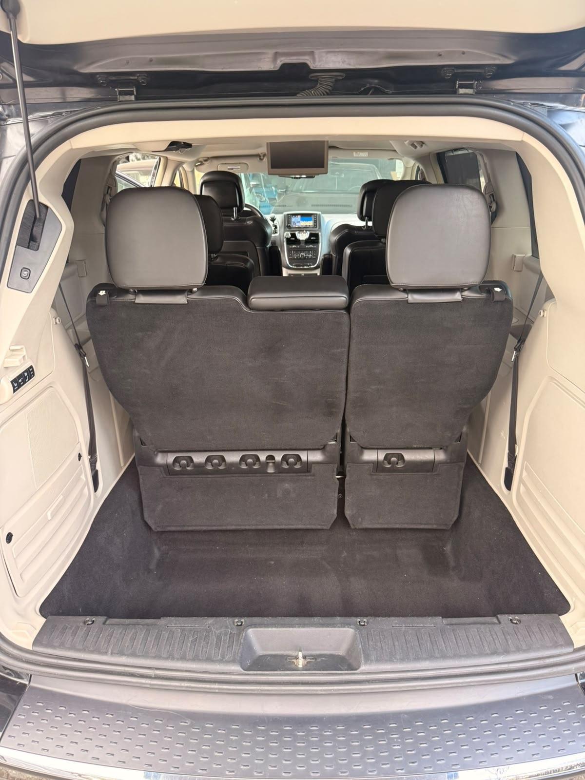 Lancia Voyager 2.8 Turbodiesel Platinum 177 CV gancio traino