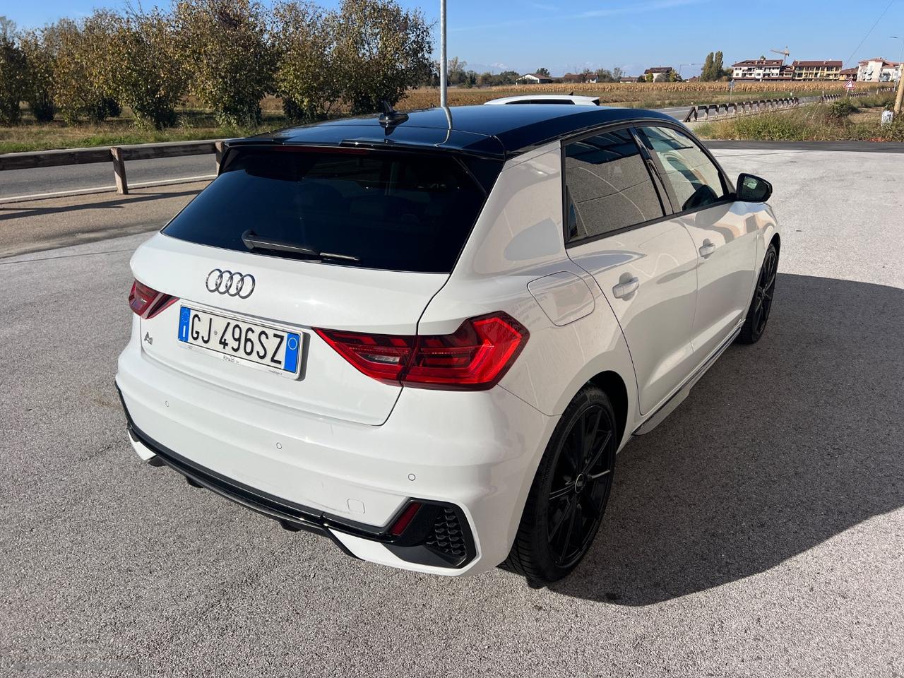 AUDI A1 SPB 30 TFSI S tronic S line edition IDENTITY BLACK