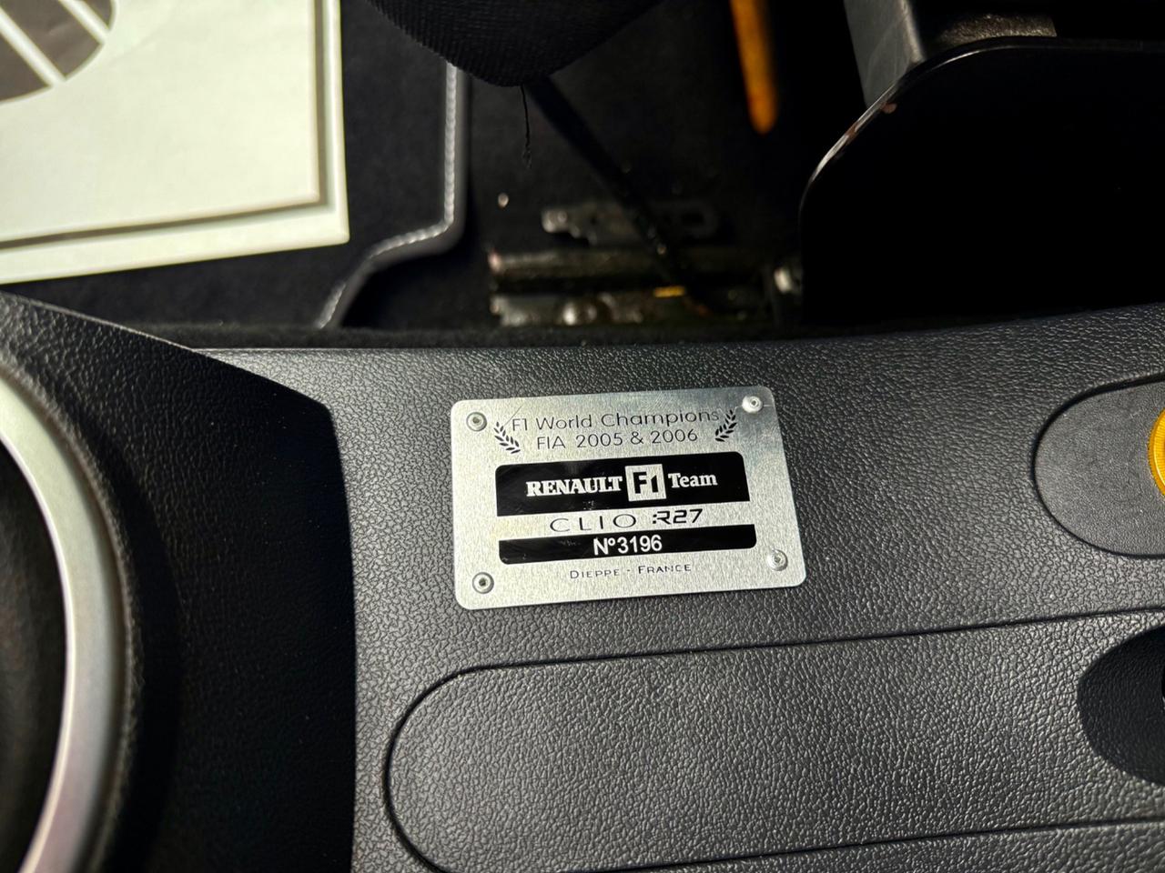 Renault Clio 3 RS F1 R27 N3196 197cv 2008