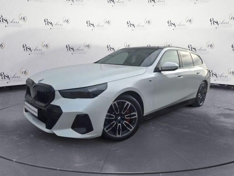 BMW Serie 5 520i sDrive M Sport Pro Gancio Iconic Glow 19" Tetto