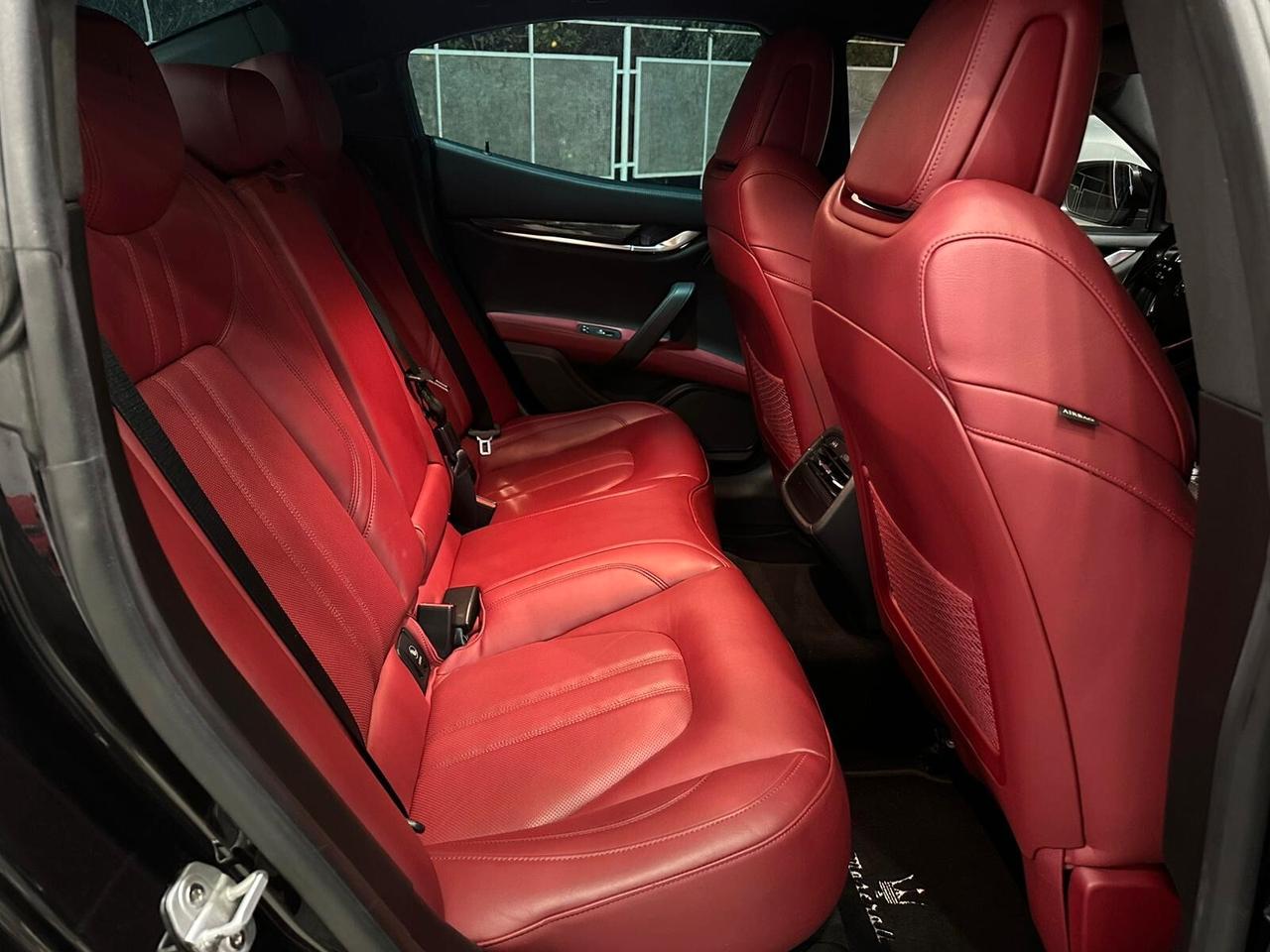 Maserati Ghibli V6 430 CV Q4 Gransport