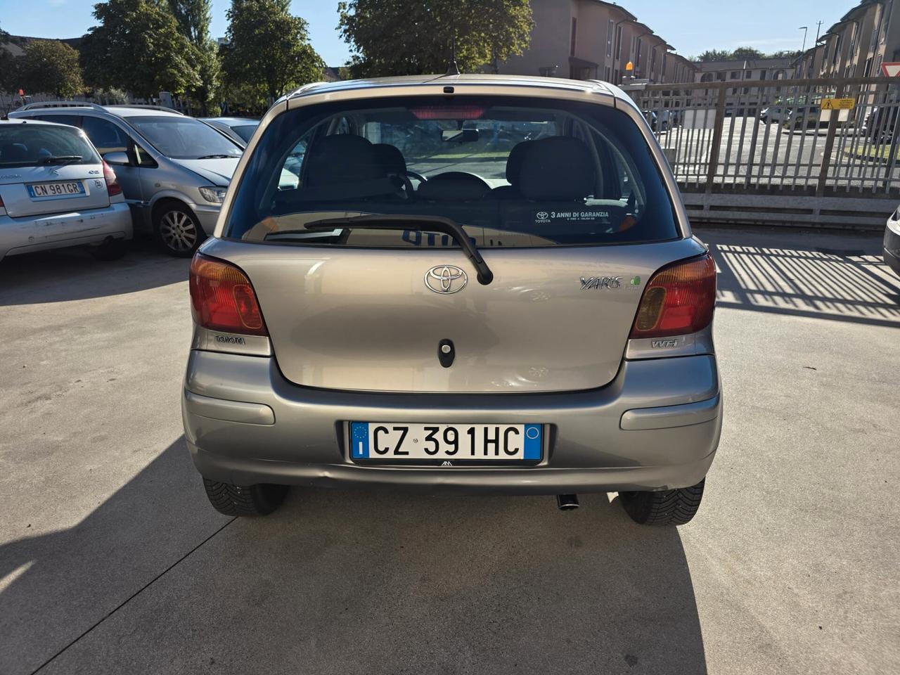 Toyota Yaris 1.0 5 porte
