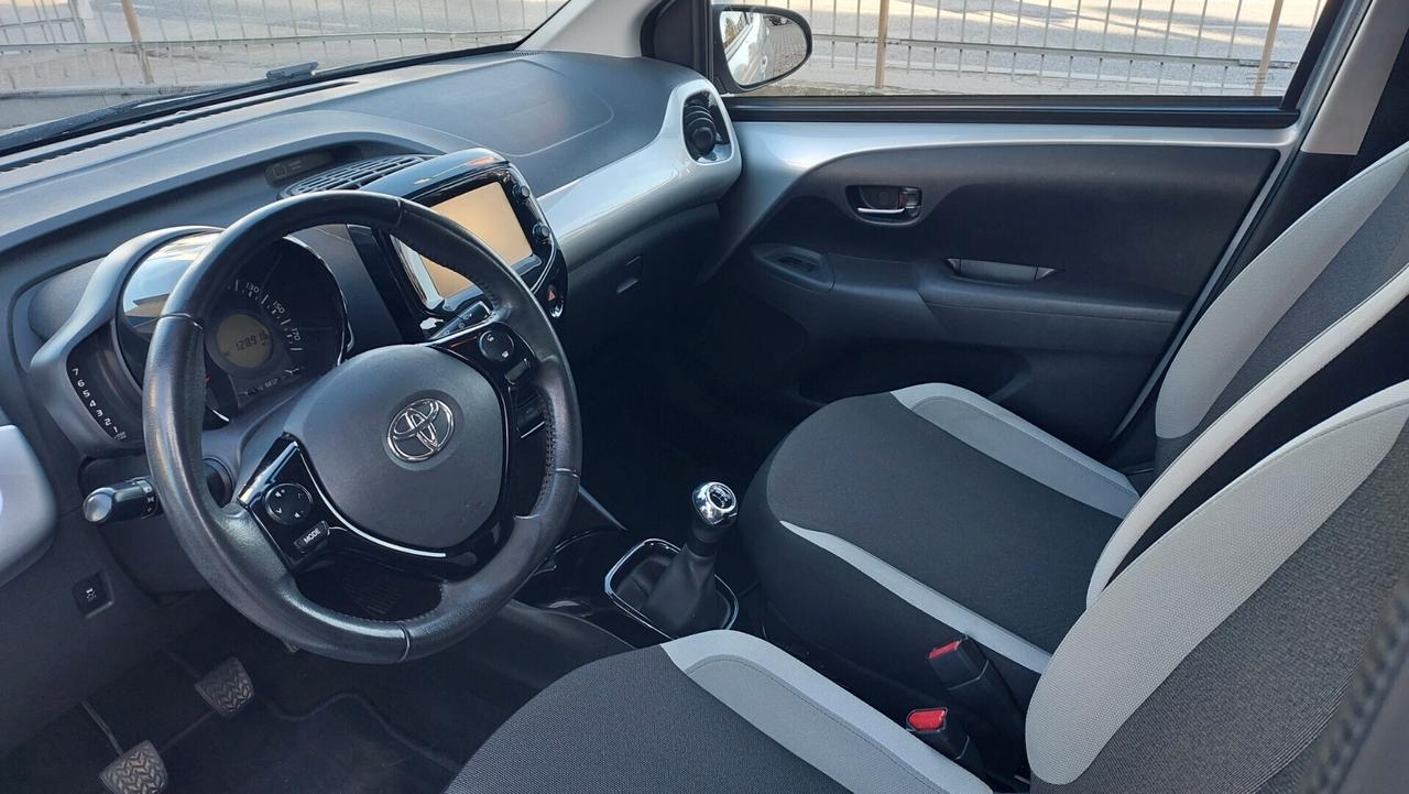 Toyota Aygo 1.0 VVT-i 69 CV 5 porte x-play