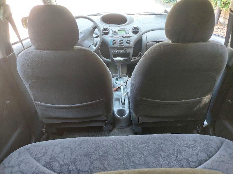 Toyota Yaris 1.3i 16V CAMBIO AUTOMATICO GOMME FRENI NUOVI