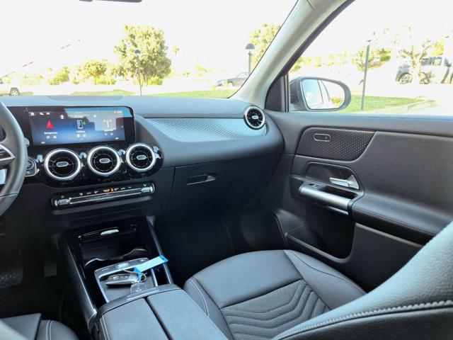 MERCEDES-BENZ GLA 180 Automatic Progressive Advanced