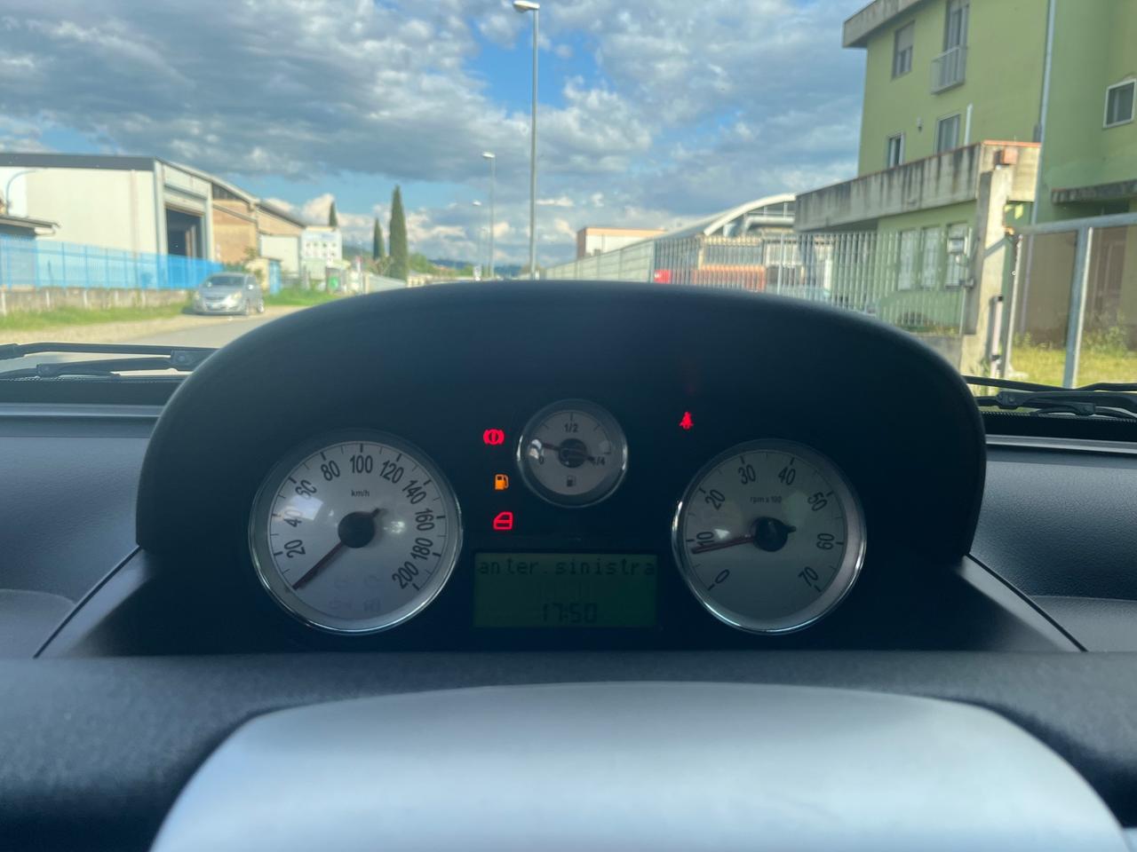 Lancia Ypsilon 1.2 69 CV Platinum 200.000 KM