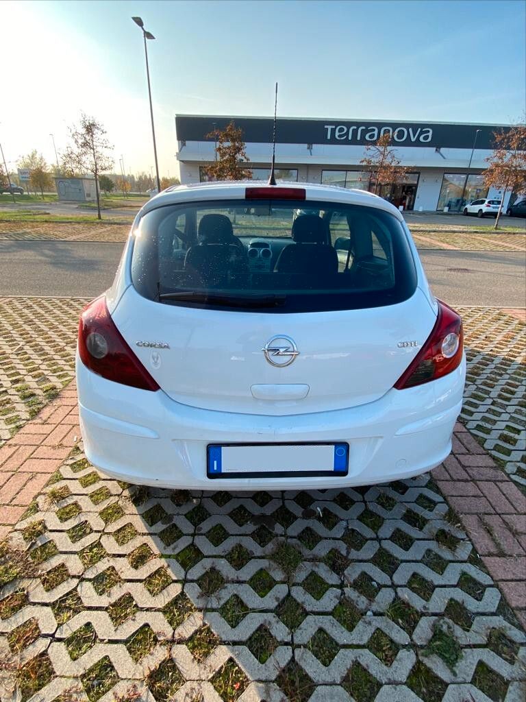 Opel Corsa 2011 photo 4