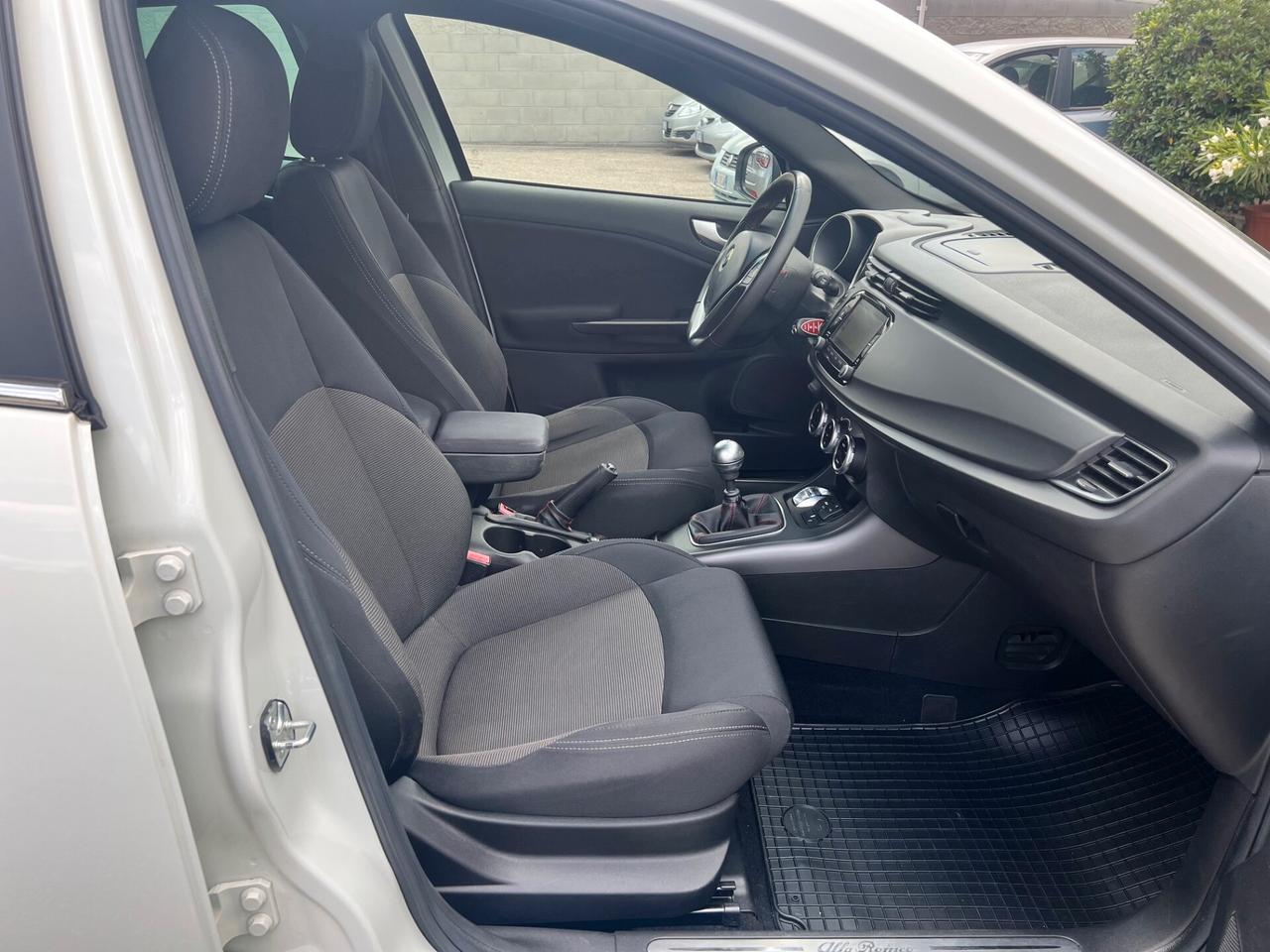 Alfa Romeo Giulietta 1.6 jtdm 105cv DISTINCTIVE E5 NAVI/TELPDC PERFF.