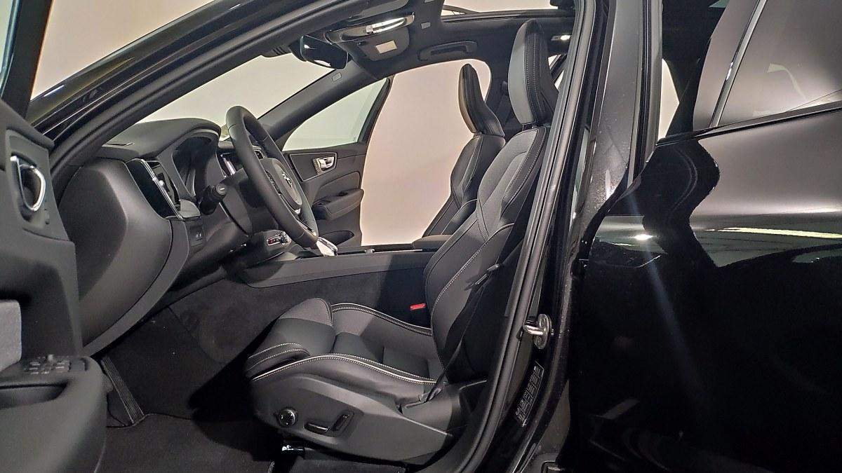 VOLVO Xc60 T6 Plug-In Hybrid Awd Aut. Plus Black Edition