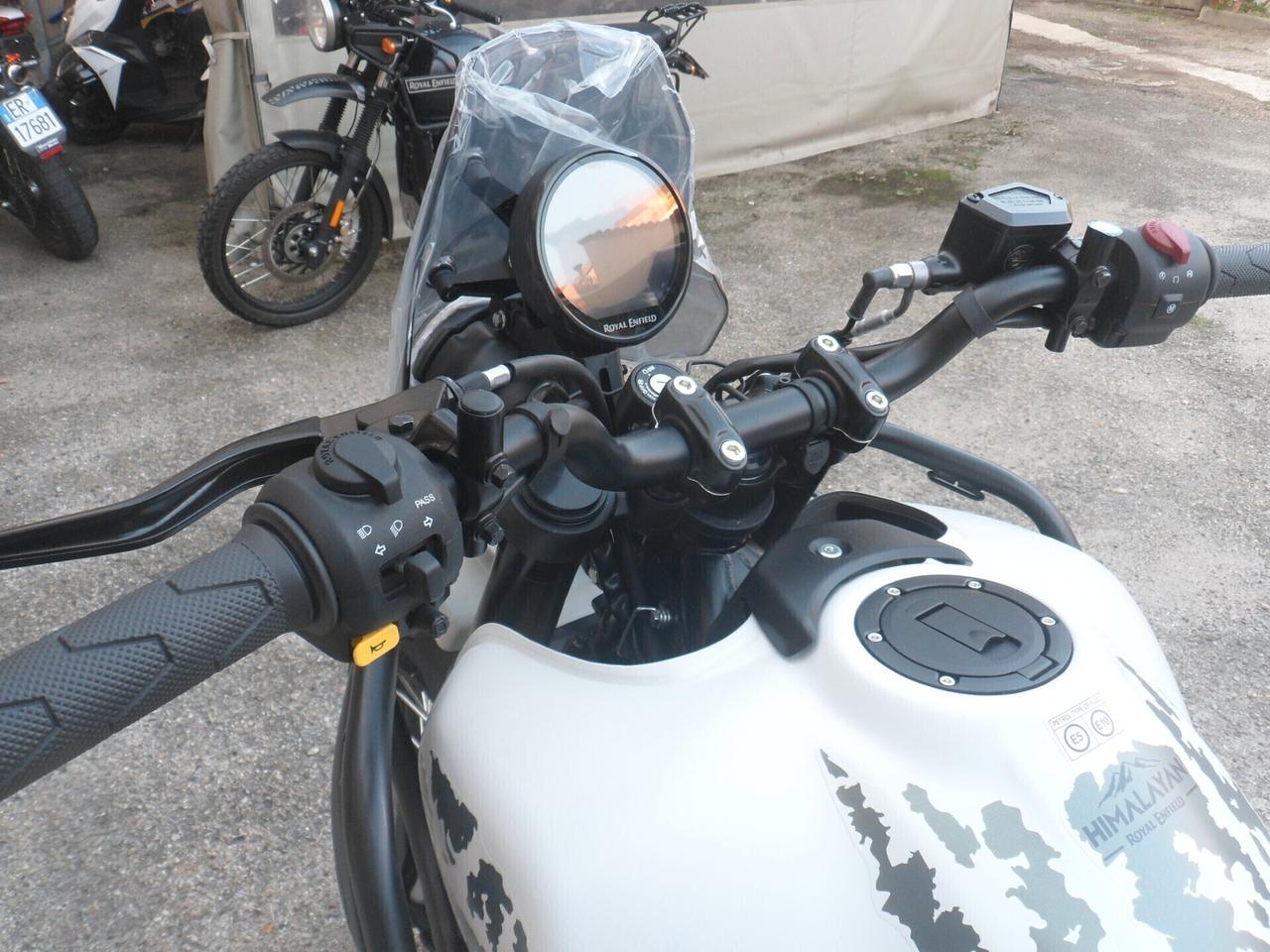 Royal Enfield Himalayan kamet white tubeless