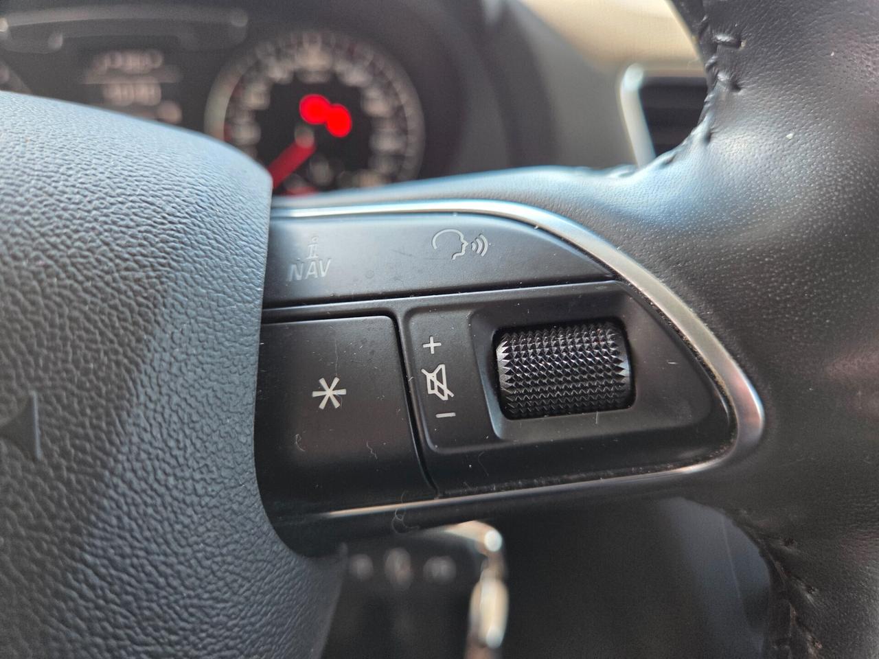 Audi Q3 2.0 TDI 120 CV Business