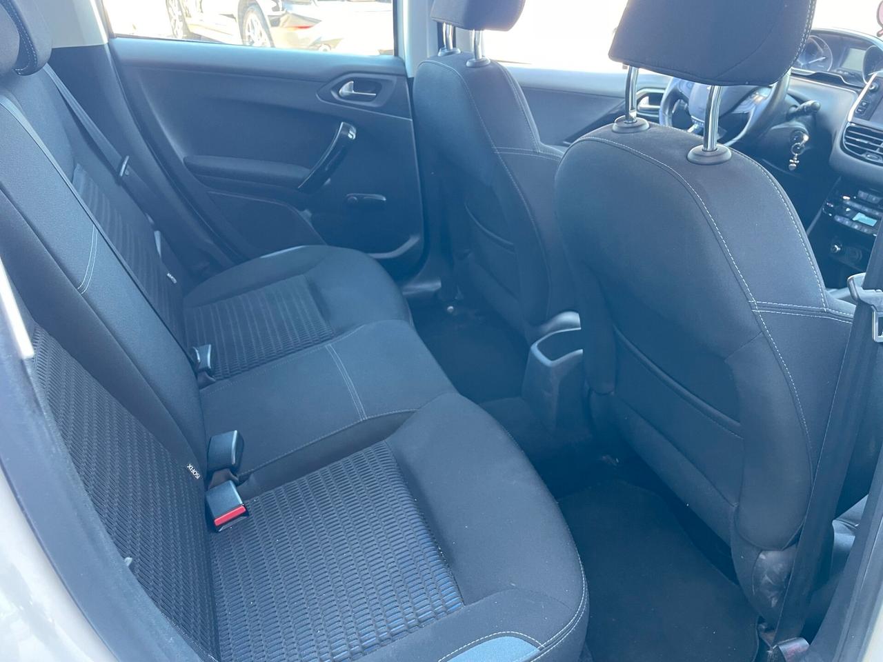 Peugeot 208 PureTech 82 5 porte Allure