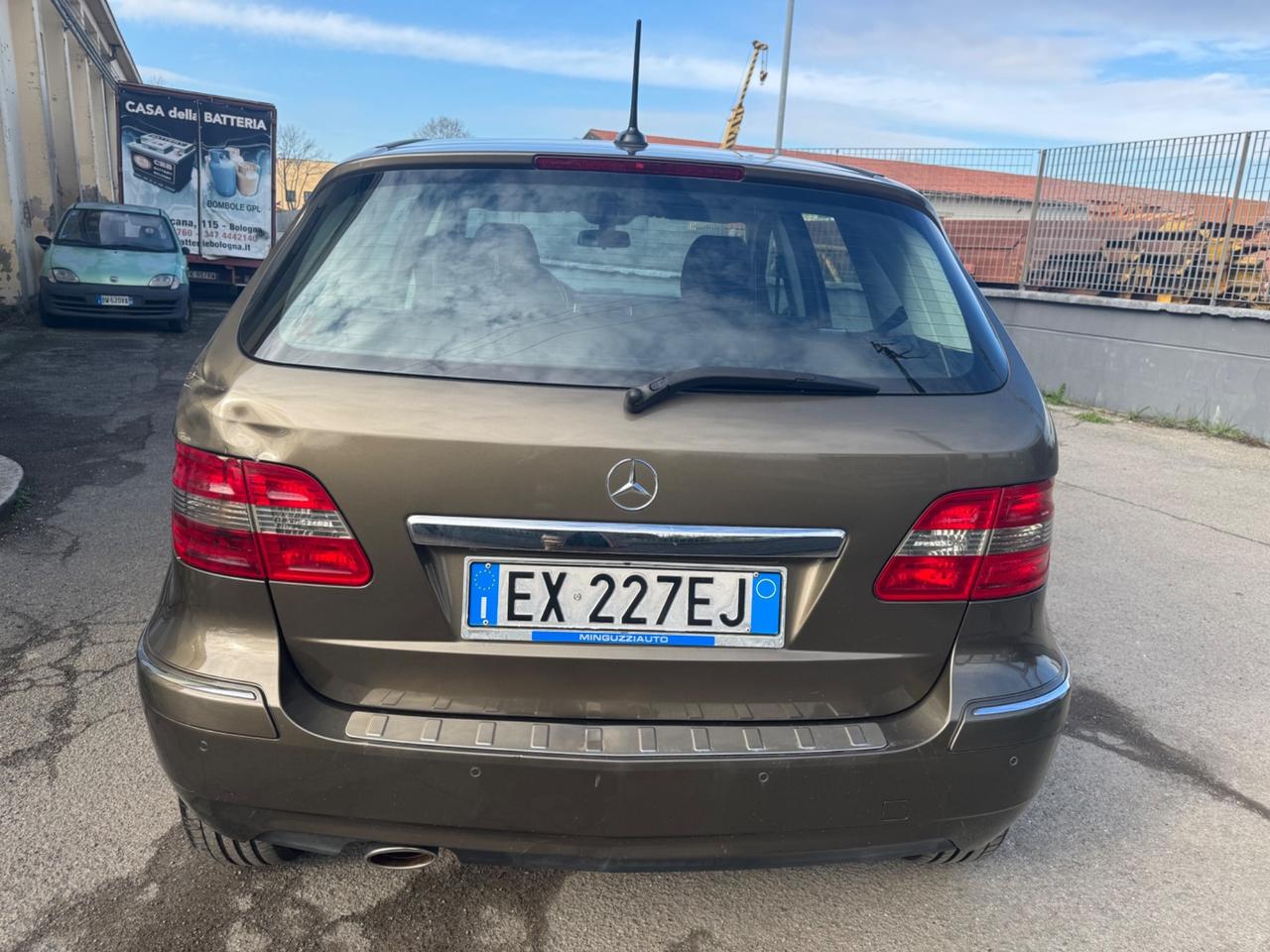 Mercedes-benz B 180 200 BlueEFFICIENCY Executive