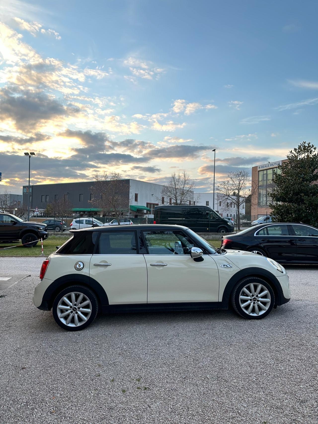 Mini Cooper SD MINI 2.0 Cooper SD XL 5P