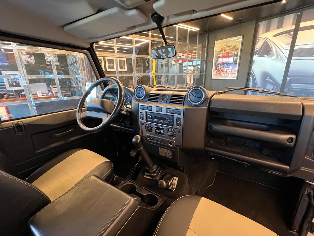 Land Rover Defender 110 2.4 TD4 S.W. Limited Edition Nara Bronze