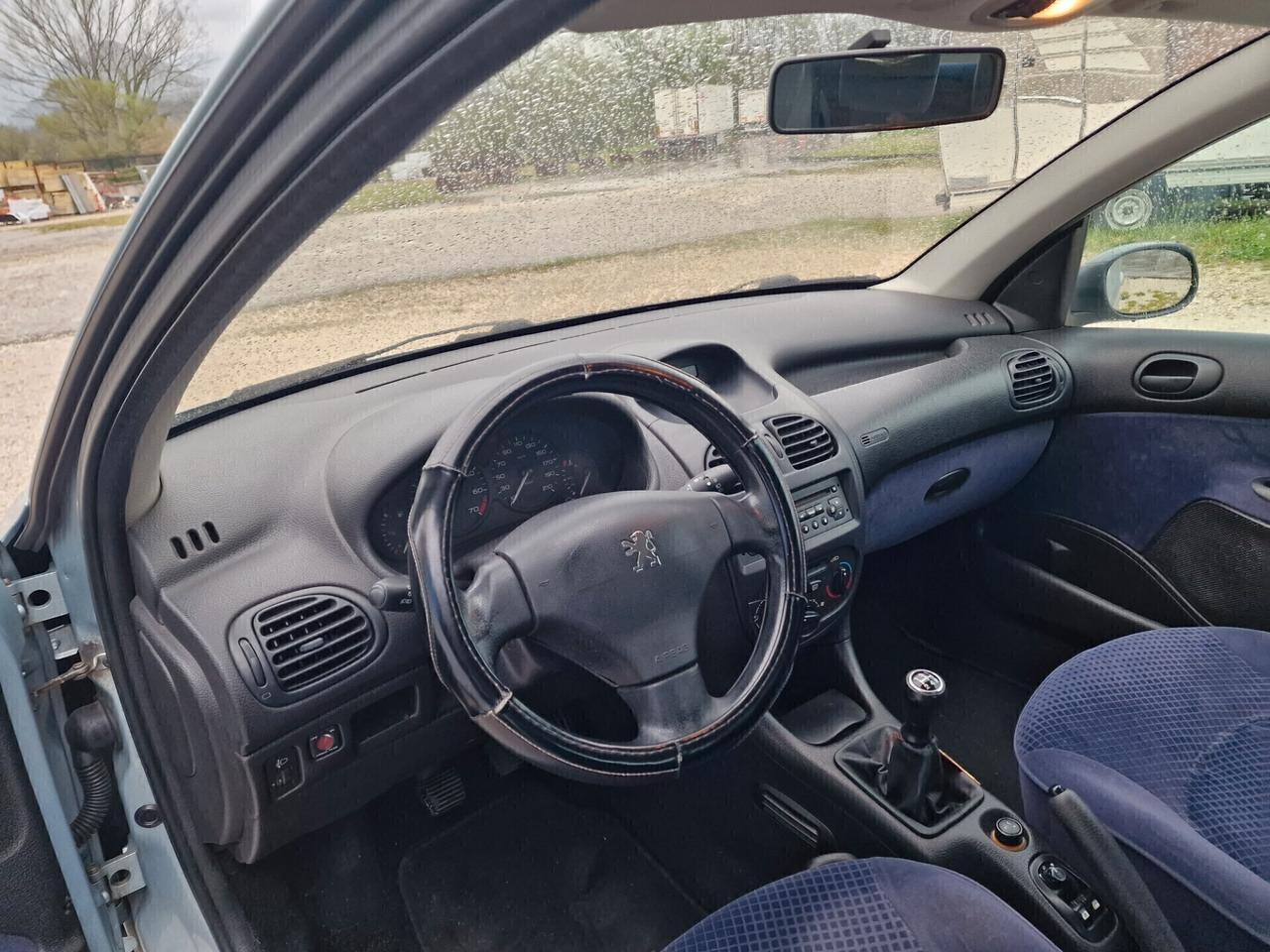 Peugeot 206 1.1 3p. XT