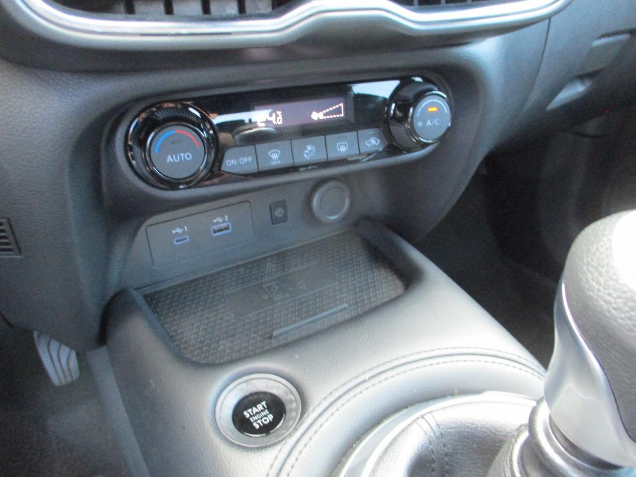 Nissan Juke 1.0 dig-t N-Connecta 114cv - OK NEOPAT./CarPlay
