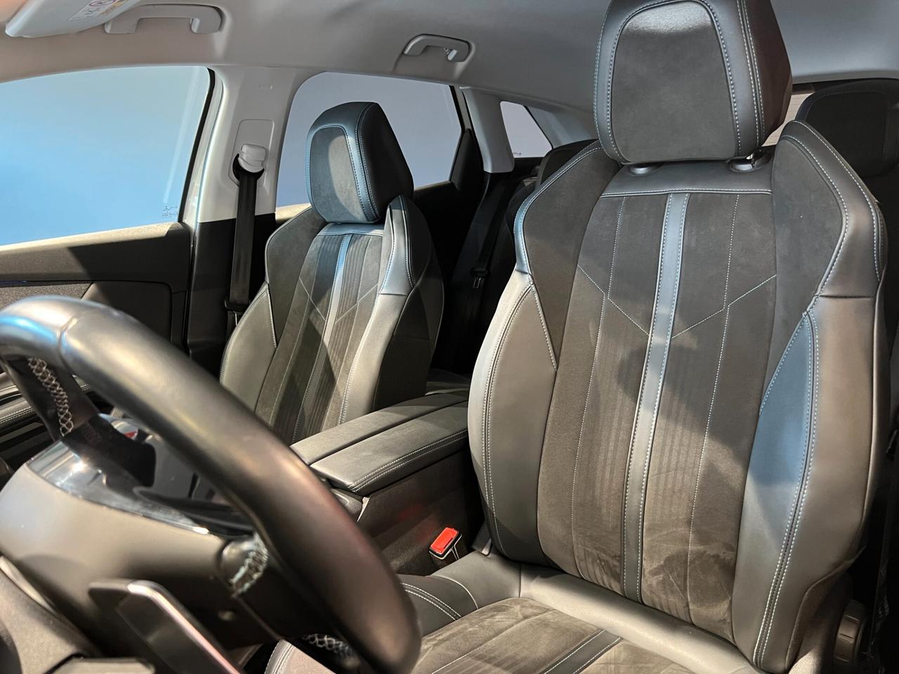 Peugeot 3008 BlueHDi 130 S&S EAT8 Crossway