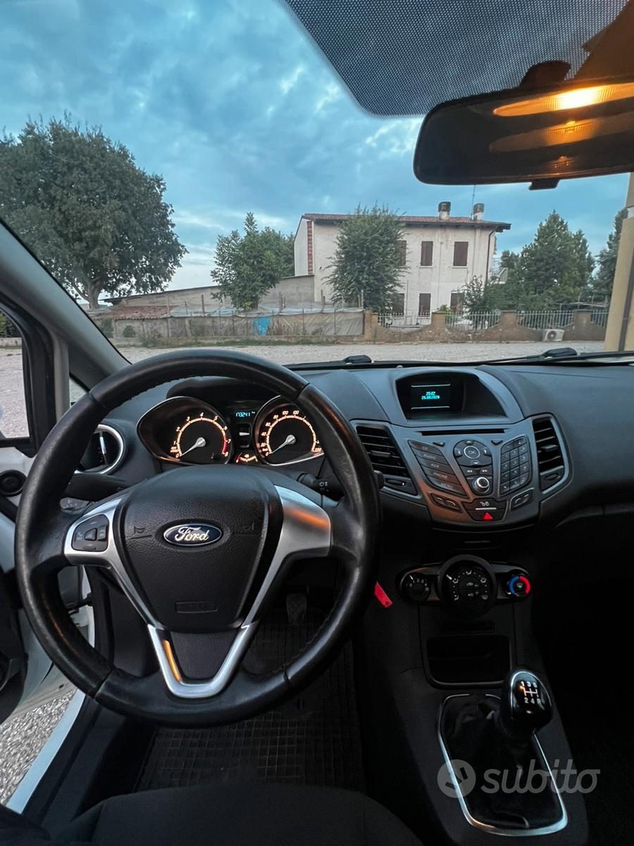 Ford fiesta 2015 1.2 benzina