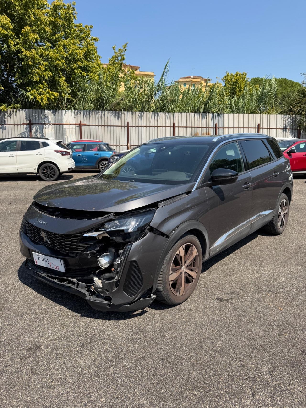 Peugeot 5008 Allure 1.5 Diesel SINISTRATA