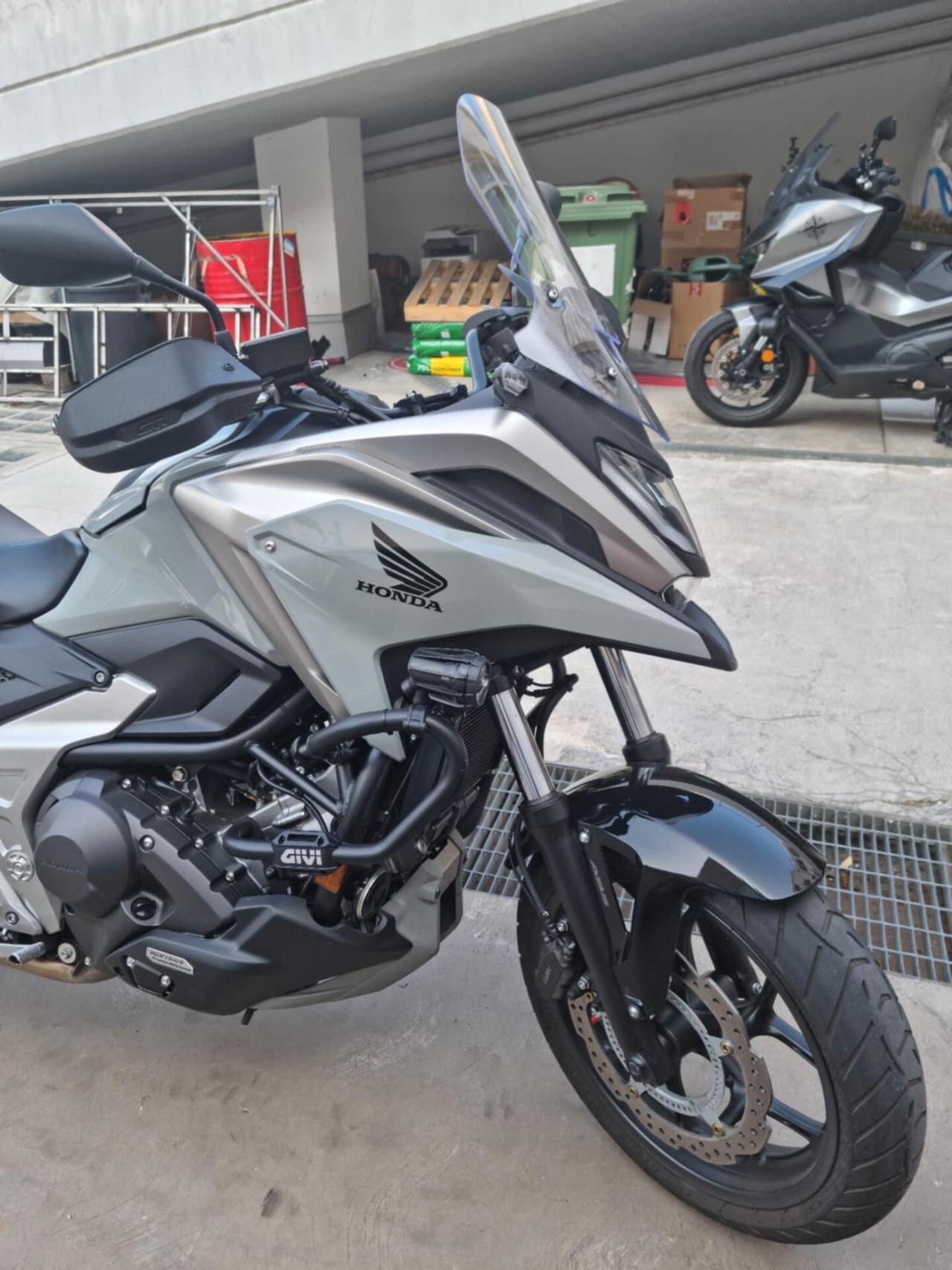 HONDA NC 750 X DCT URBAN - 2024 - 5000 KM
