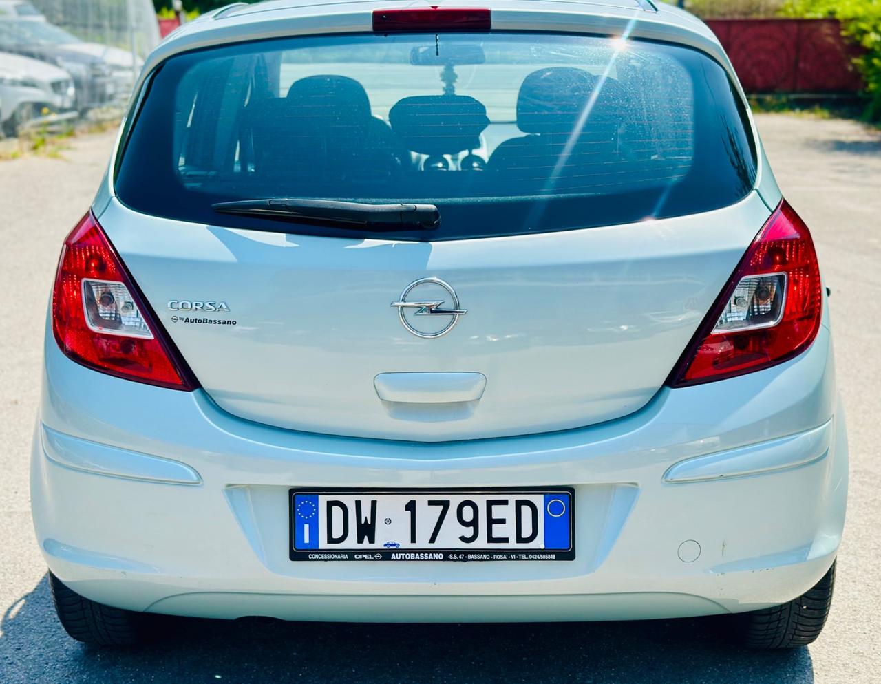 Opel Corsa 2009 1.2 benzina / GPL OK NEOPATENTATI ! ! !