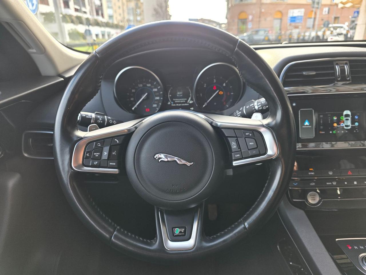 Jaguar F-Pace 2.0 20d Turbo R- #8356