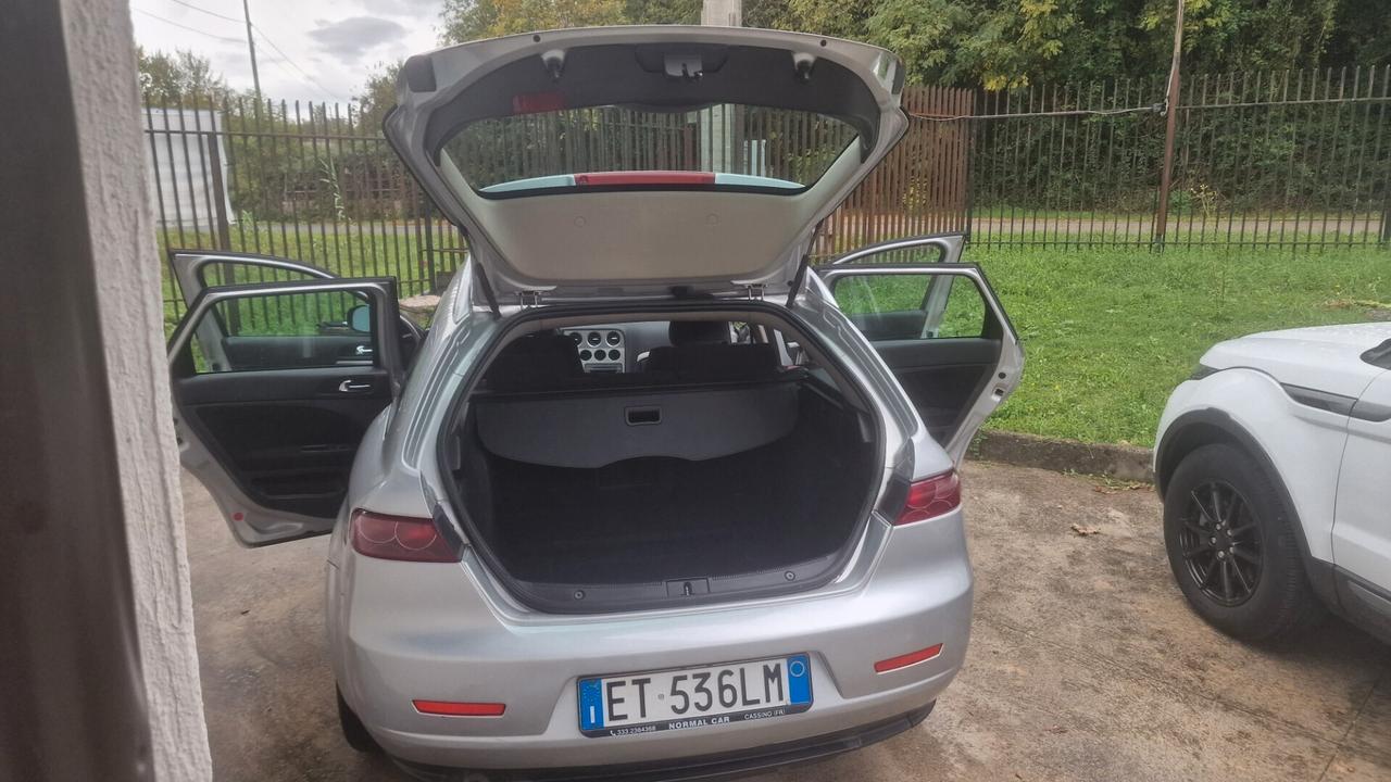 Alfa Romeo 159 1.9 JTDm Sportwagon Distinctive