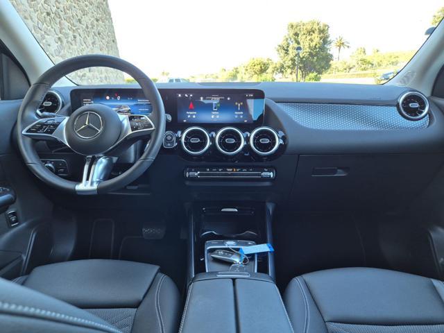 MERCEDES-BENZ GLA 180 Automatic Progressive Advanced
